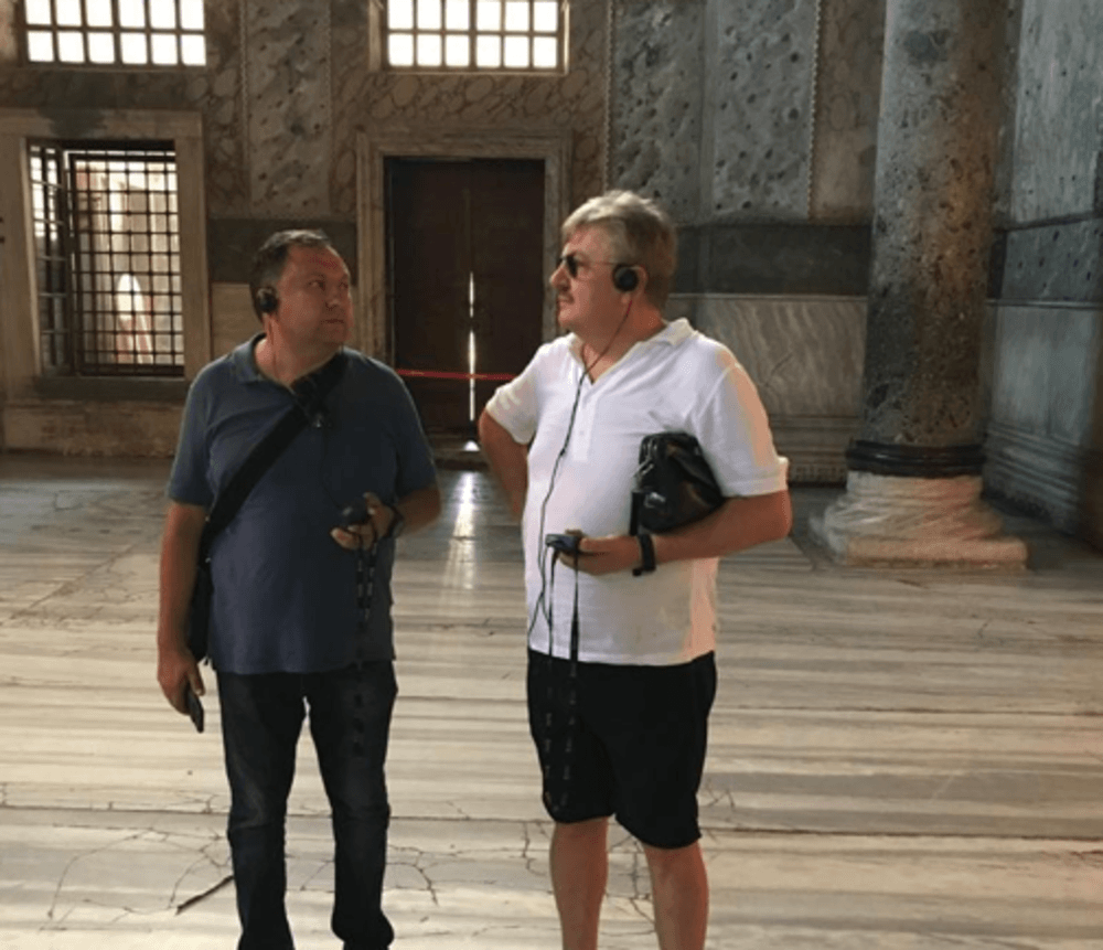 Від Порошенка вимагають вилучення його соратника з фракції через зв'язки з ФСБ.