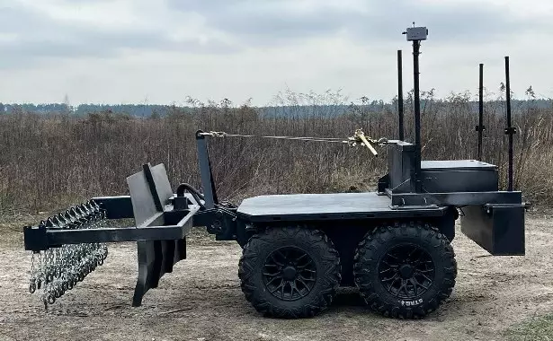 Безпілотний пристрій для робіт з розмінування Ratel Deminer успішно пройшов випробування в реальних умовах.